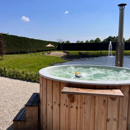 빌라 Bed En Wellness De Heyde *